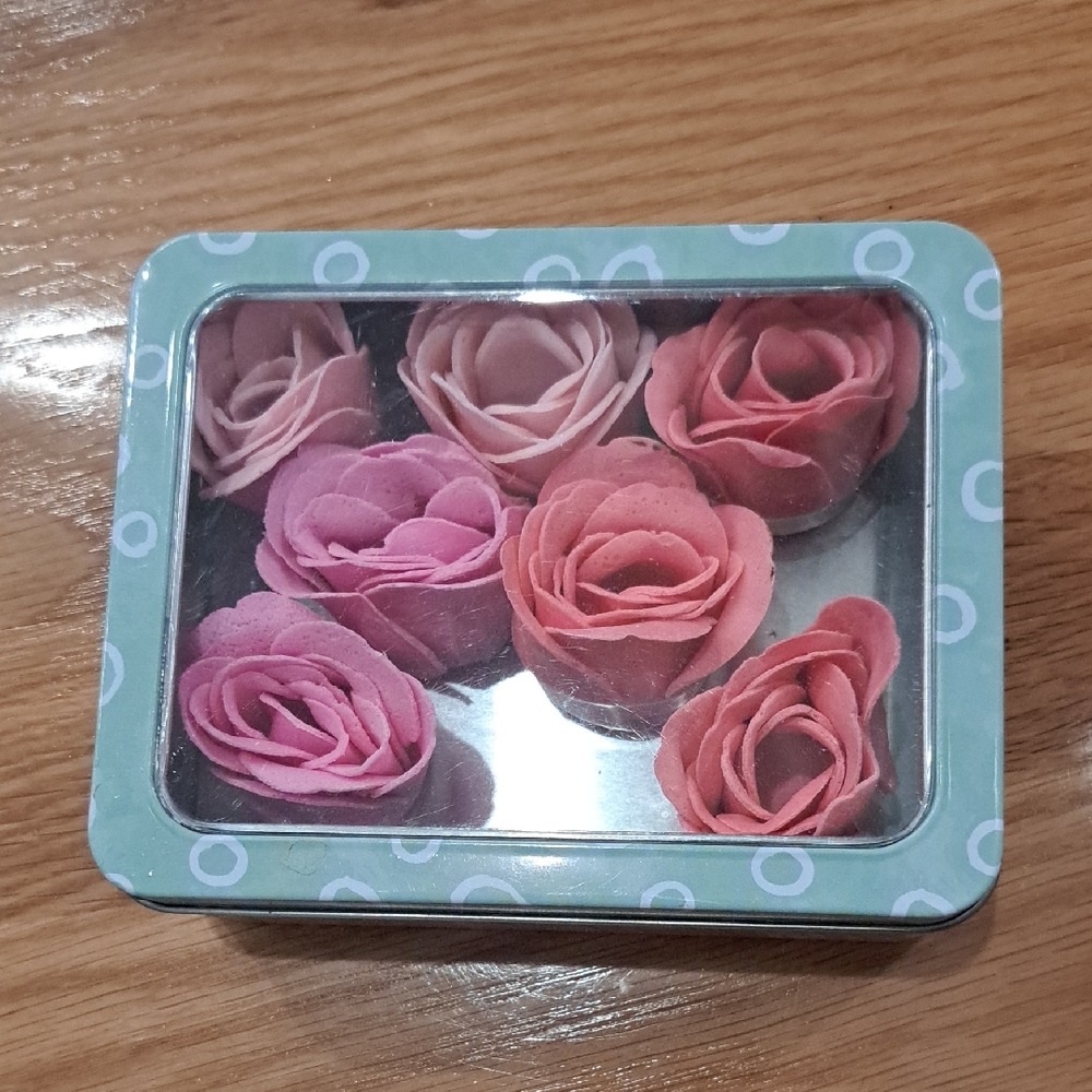 3/$10 Pink and Red Rose Soap Set in Decorative Tin